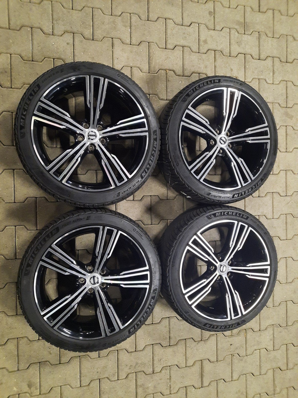 ZGAN 19 inch velgen OEM VOLVO V60 S60 V70 V90 S90 WINTERSET, Auto-onderdelen, 19 inch, Gebruikt, Banden en Velgen, 235 mm