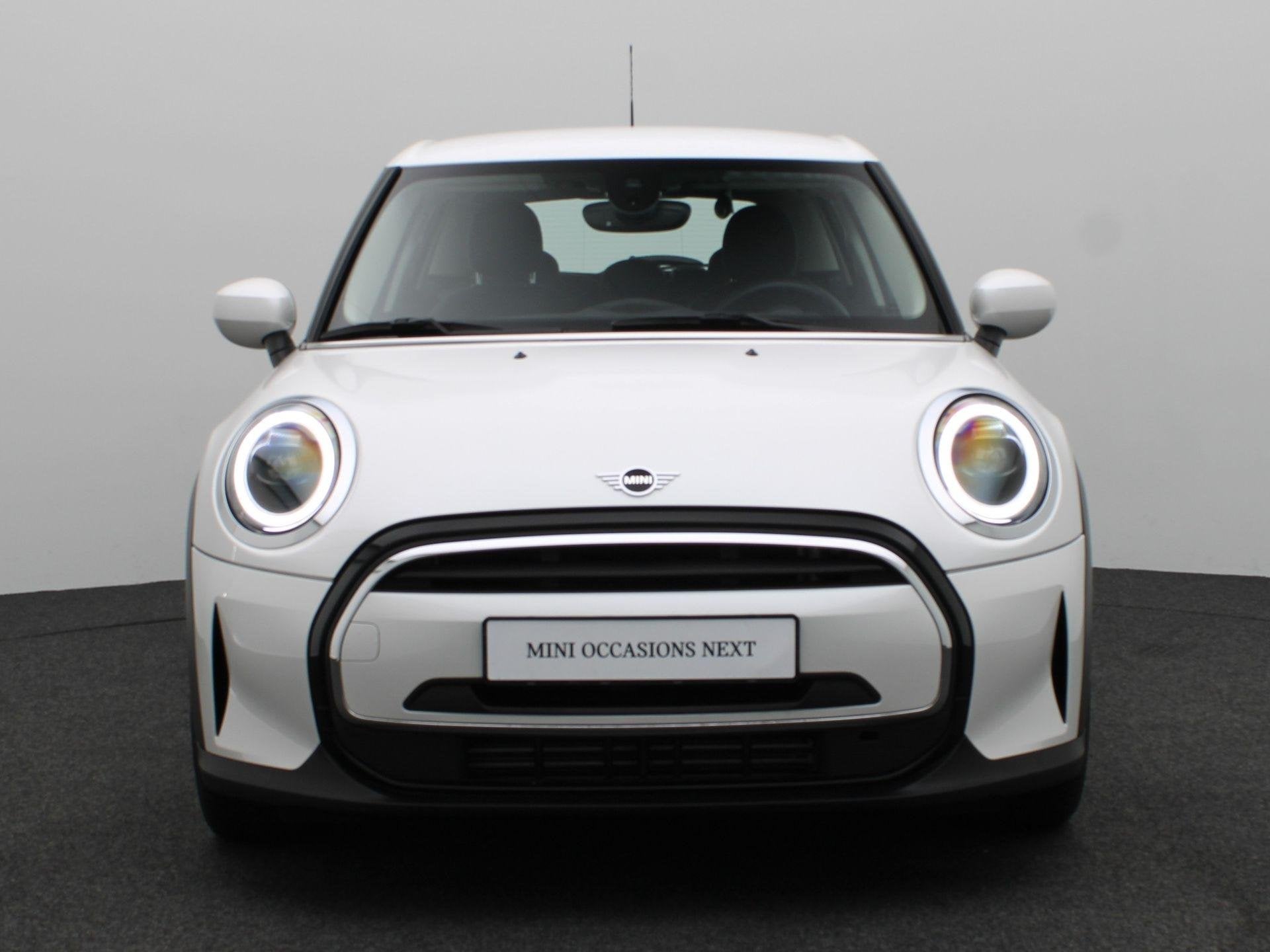MINI 5-deurs Cooper Classic + Balance Pack + PDC Achter + LE, Auto's, Gebruikt, Met garantie (alle), Wit, Origineel Nederlands