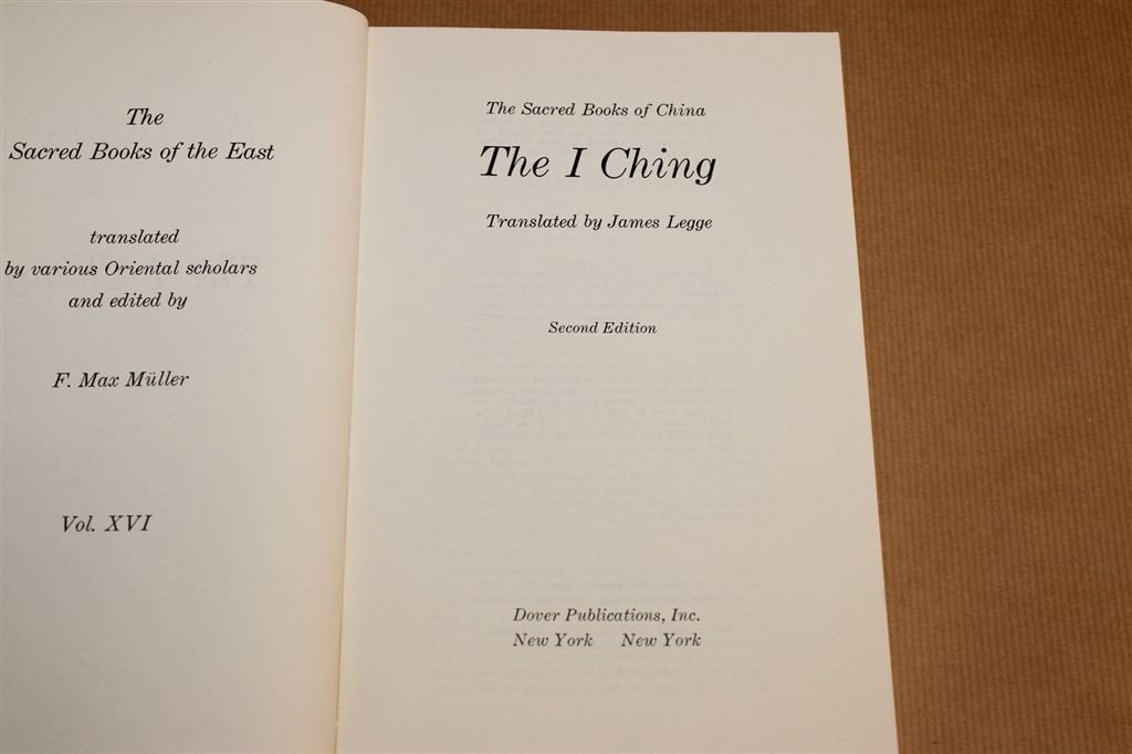 I Ching, Book of Changes — James Legge, Vintage 1963, Ophalen of Verzenden, Gelezen, Overige onderwerpen, Achtergrond en Informatie