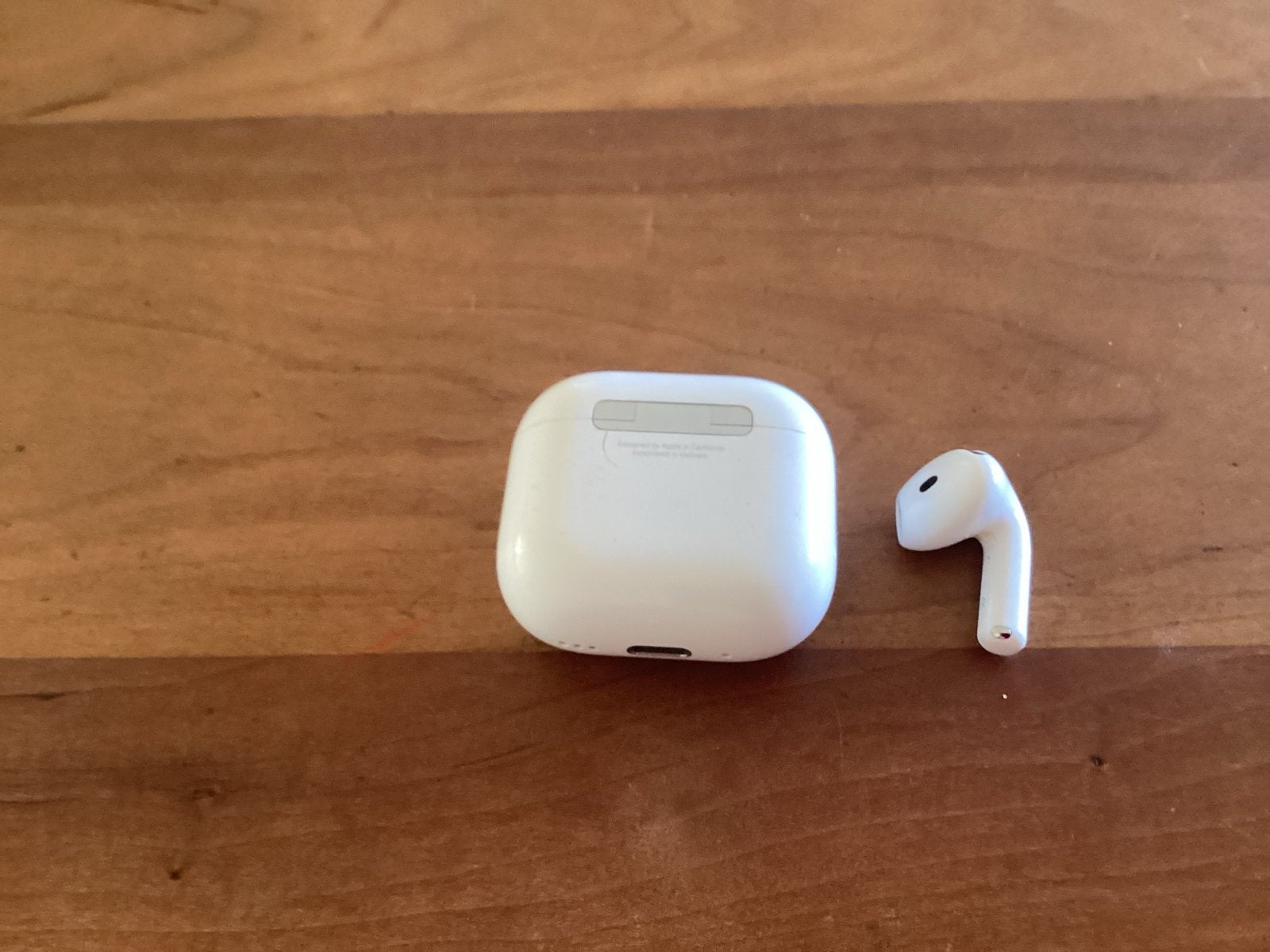 Apple AirPods (4th generation) anc linker oortje ontbreekt, In-ear, Zo goed als nieuw, Wit, Apple