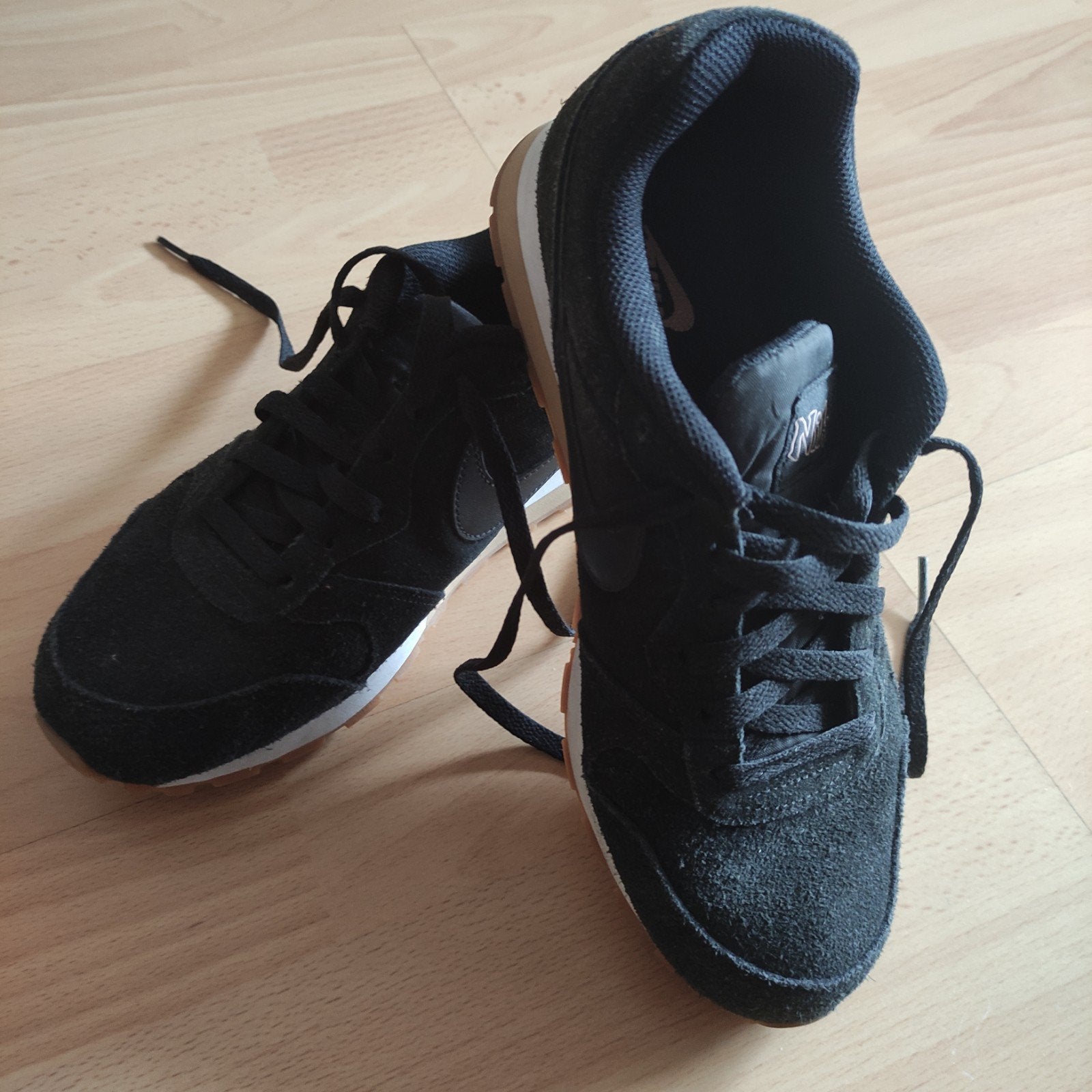 Zwarte sportschoen van Nike ., Kleding | Dames, Ophalen of Verzenden, Zo goed als nieuw, Zwart, Sneakers of Gympen