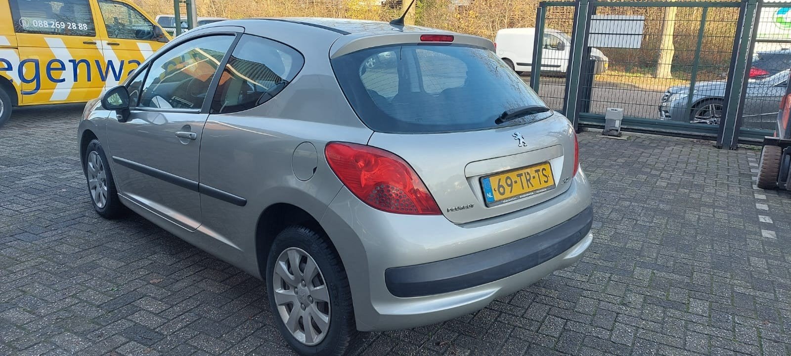 Peugeot 207 1.4-16V X-line EXPORT !, Auto's, Voorwielaandrijving, Zwart, 4 cilinders, Origineel Nederlands