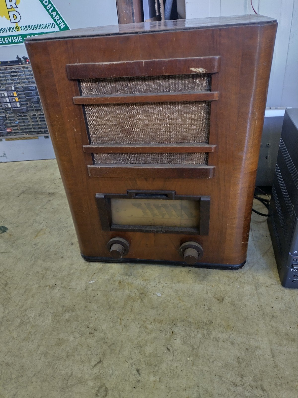 Radio buizen, Ophalen