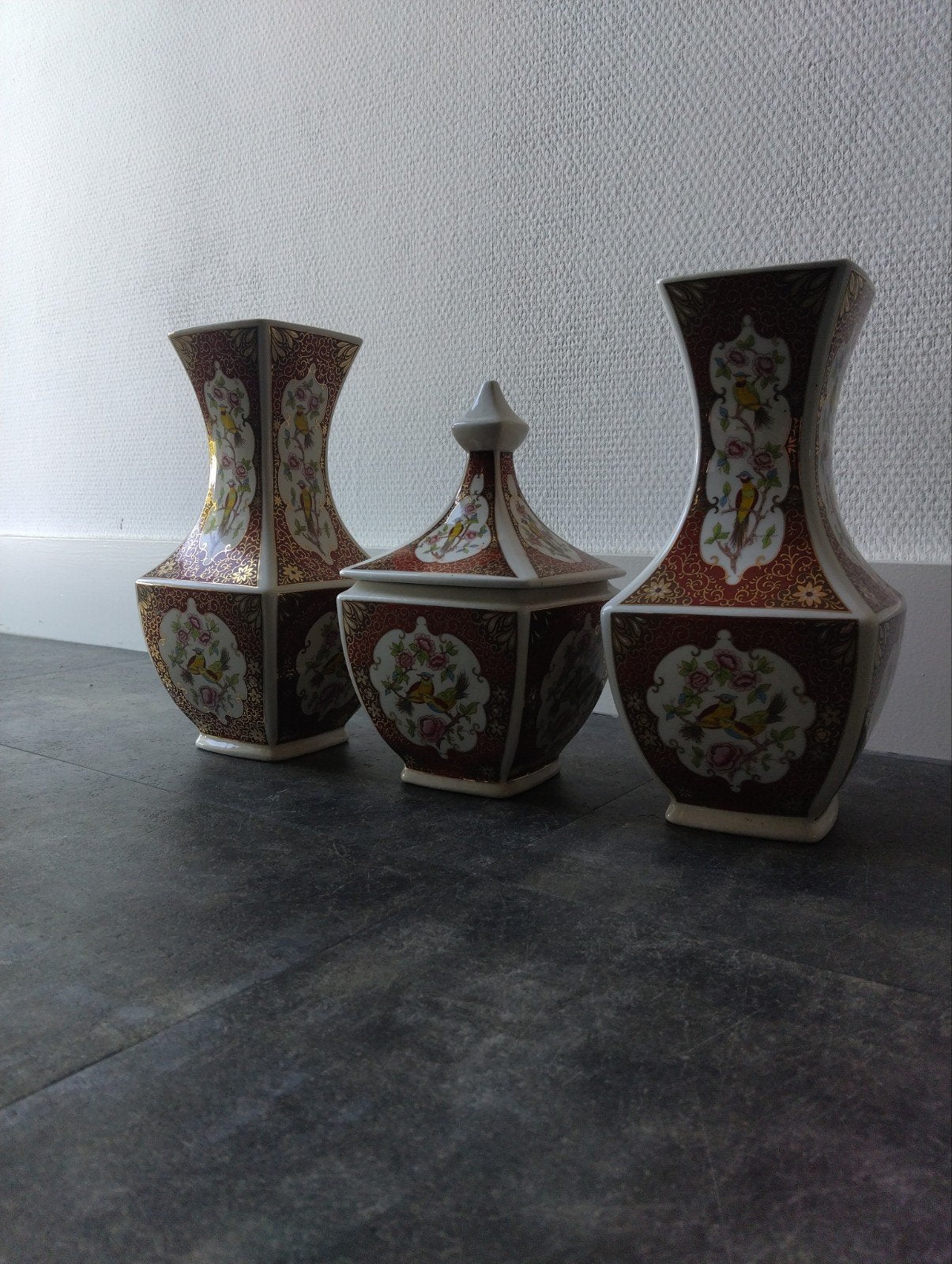 Set van 3 decoratieve vazen en pot met deksel, Ophalen