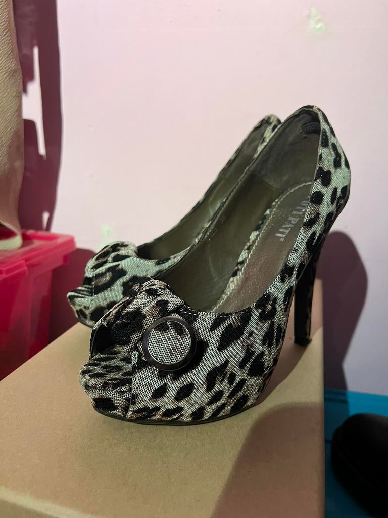 Hakken - heels - panter print - bruin - 38, Kleding | Dames, Bruin, Verzenden, Zo goed als nieuw, Schoenen met hoge hakken
