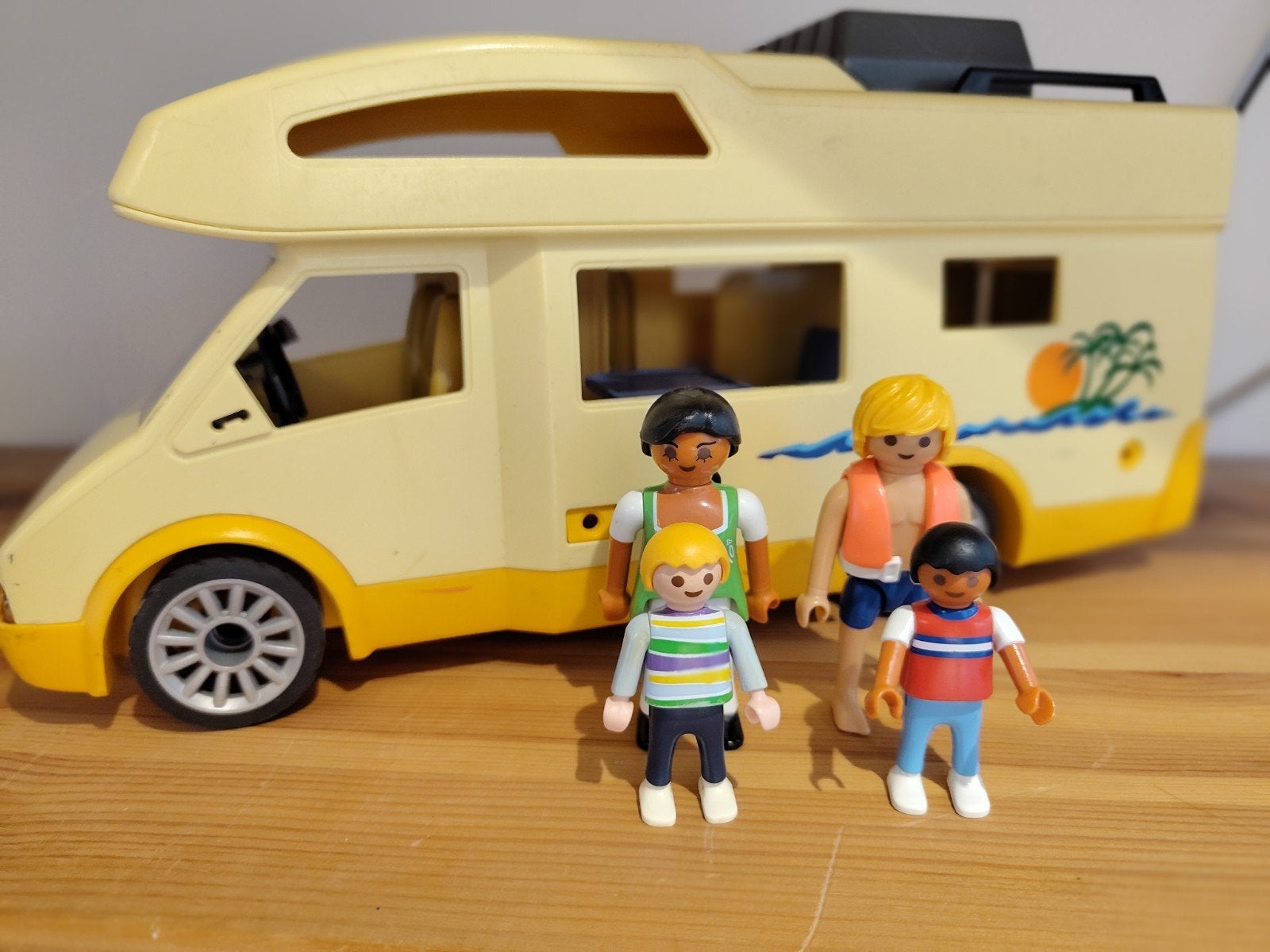 Playmobil Camper met Familie - Happy Holiday, Kinderen en Baby's, Speelgoed | Playmobil, Ophalen of Verzenden, Gebruikt, Complete set
