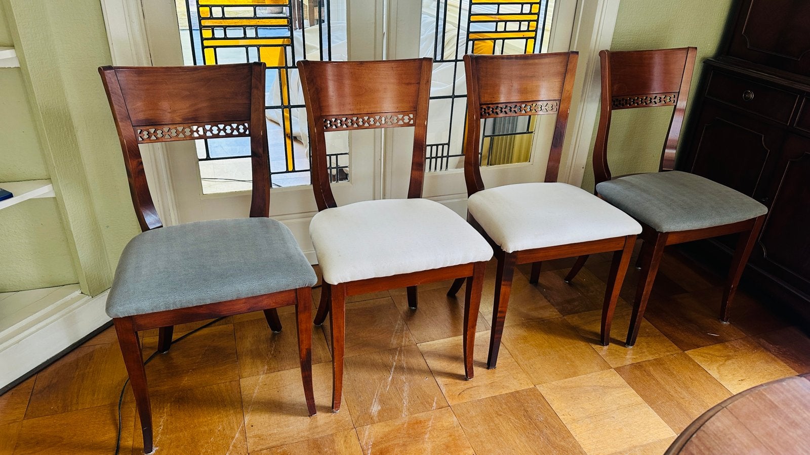 Set van 4 eetkamerstoelen met stoffen zitting, Ophalen