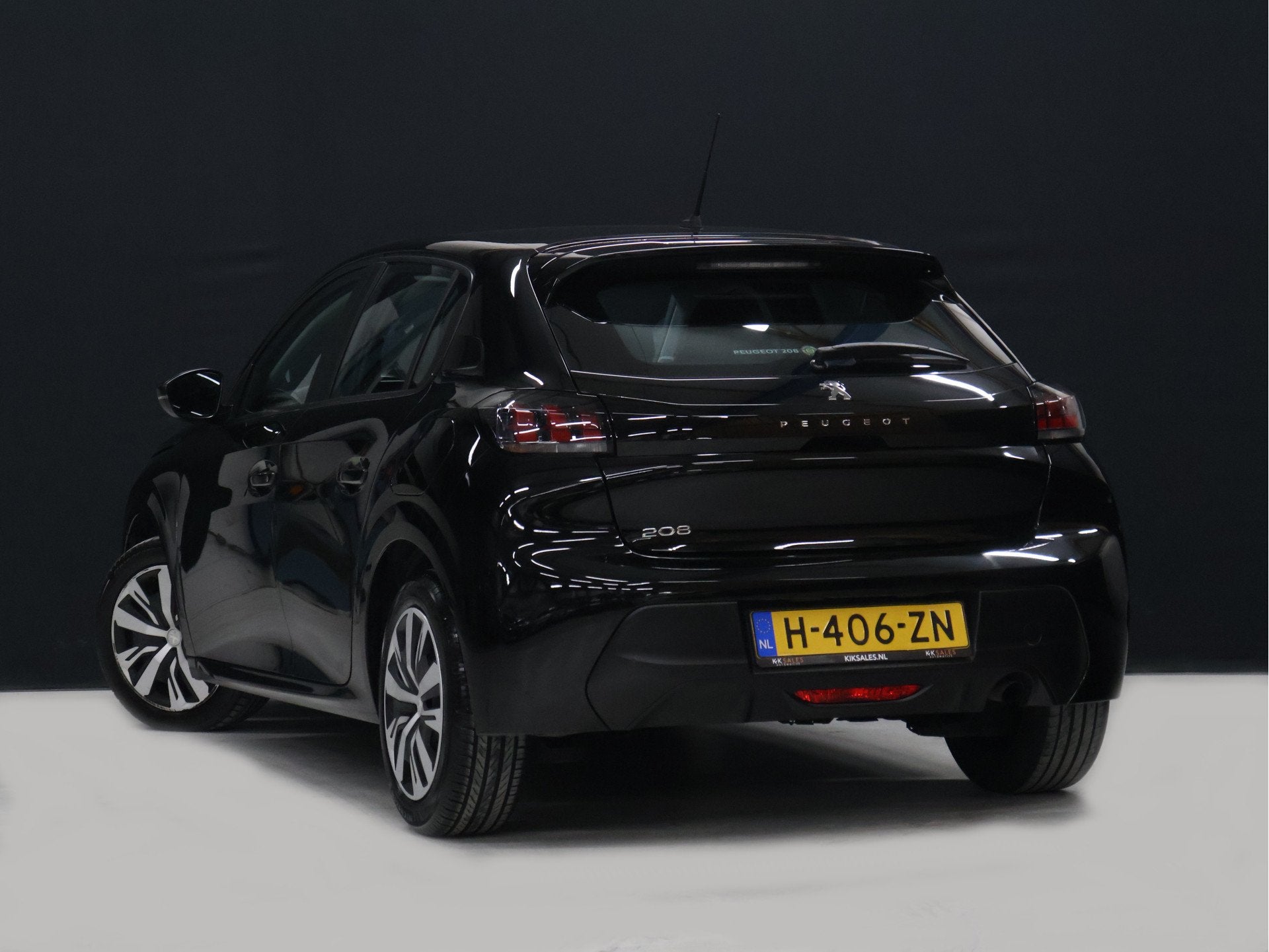 Peugeot 208 1.2 PureTech Active [APPLE CARPLAY, ANDROID, CRU, Voorwielaandrijving, Dealer onderhouden, Stof, 1199 cc