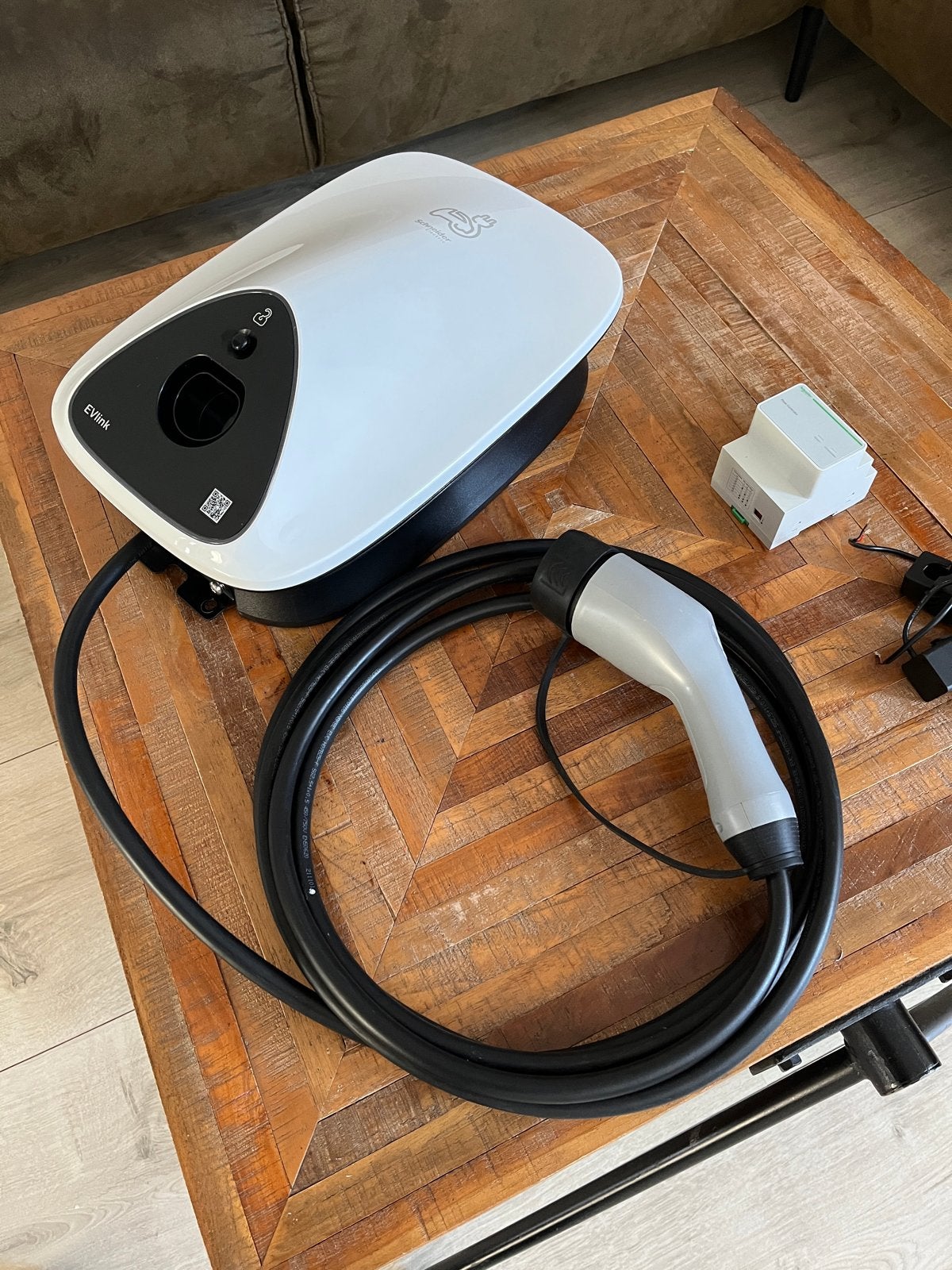 Schneider Laadpaal 11kW met kabel / dynamic load balancing, Ophalen of Verzenden, Zo goed als nieuw, Laadpaal en Laadkabel