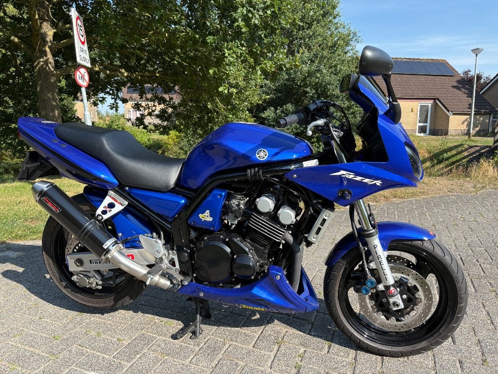 Als nieuw! Yamaha fazer 600 BJ 2003 weinig km, Sportuitlaat, 4 cilinders, Motorrijbewijs A, Particulier