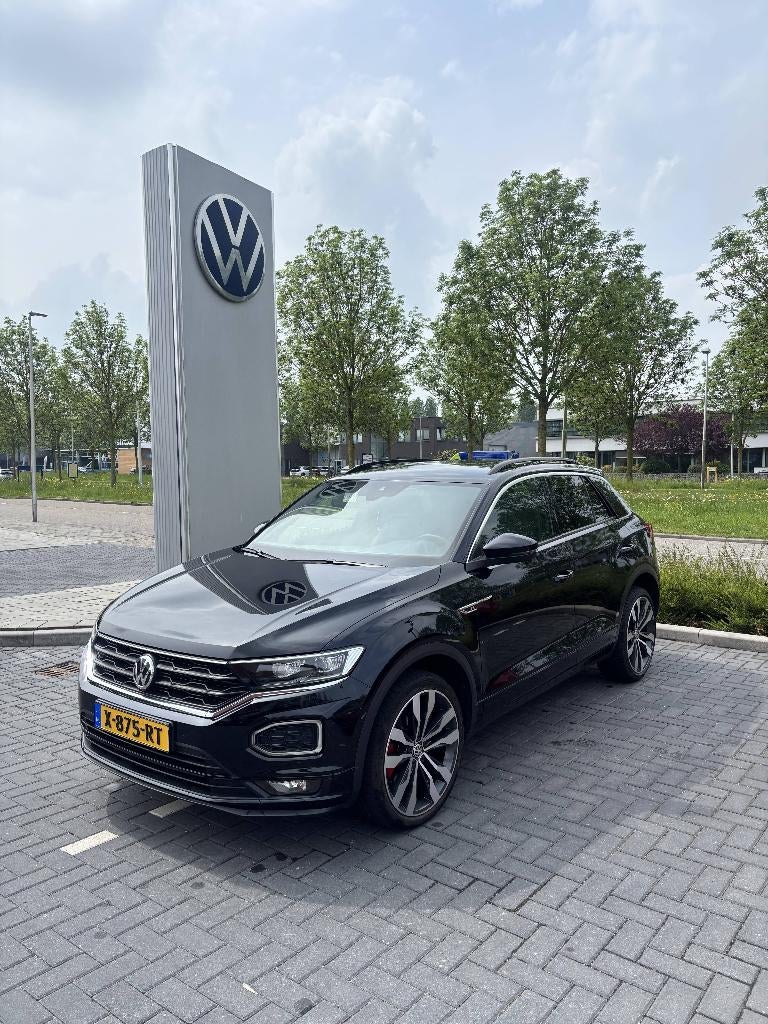 Volkswagen T-Roc 1.5 TSI - 3x R-Line - 2019 Zwart, 1498 cc, 4 cilinders, Zwart, Overige kleuren