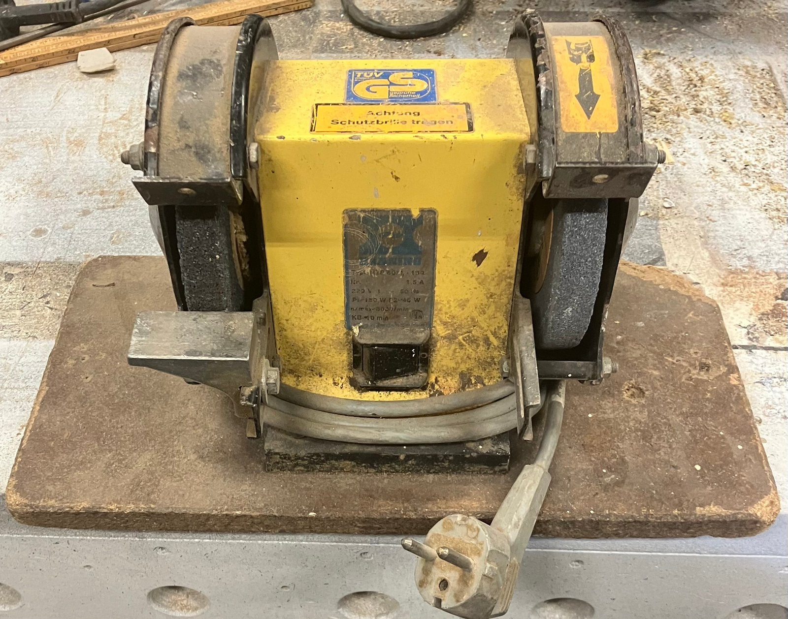 Kleine slijpmachine, Doe-het-zelf en Verbouw, Ophalen, Gebruikt, Minder dan 700 watt, Werkbankslijpmachine