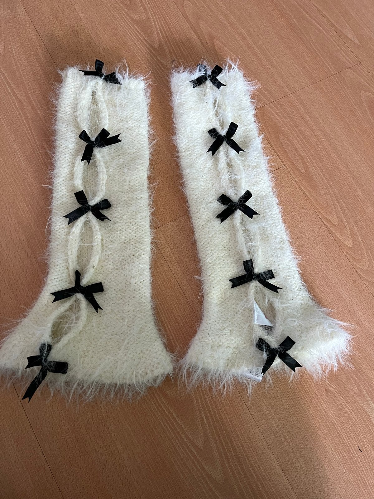 Witte pluizige beenwarmers / armwarmers met strikjes, Overige typen, Wit, Overige maten, Ophalen of Verzenden