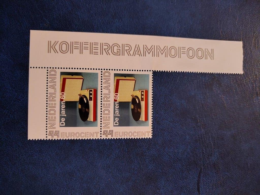 Persoonlijke de jaren 60 Koffergrammofoon 2 zegels met tab, Verzenden, Na 1940, Postfris