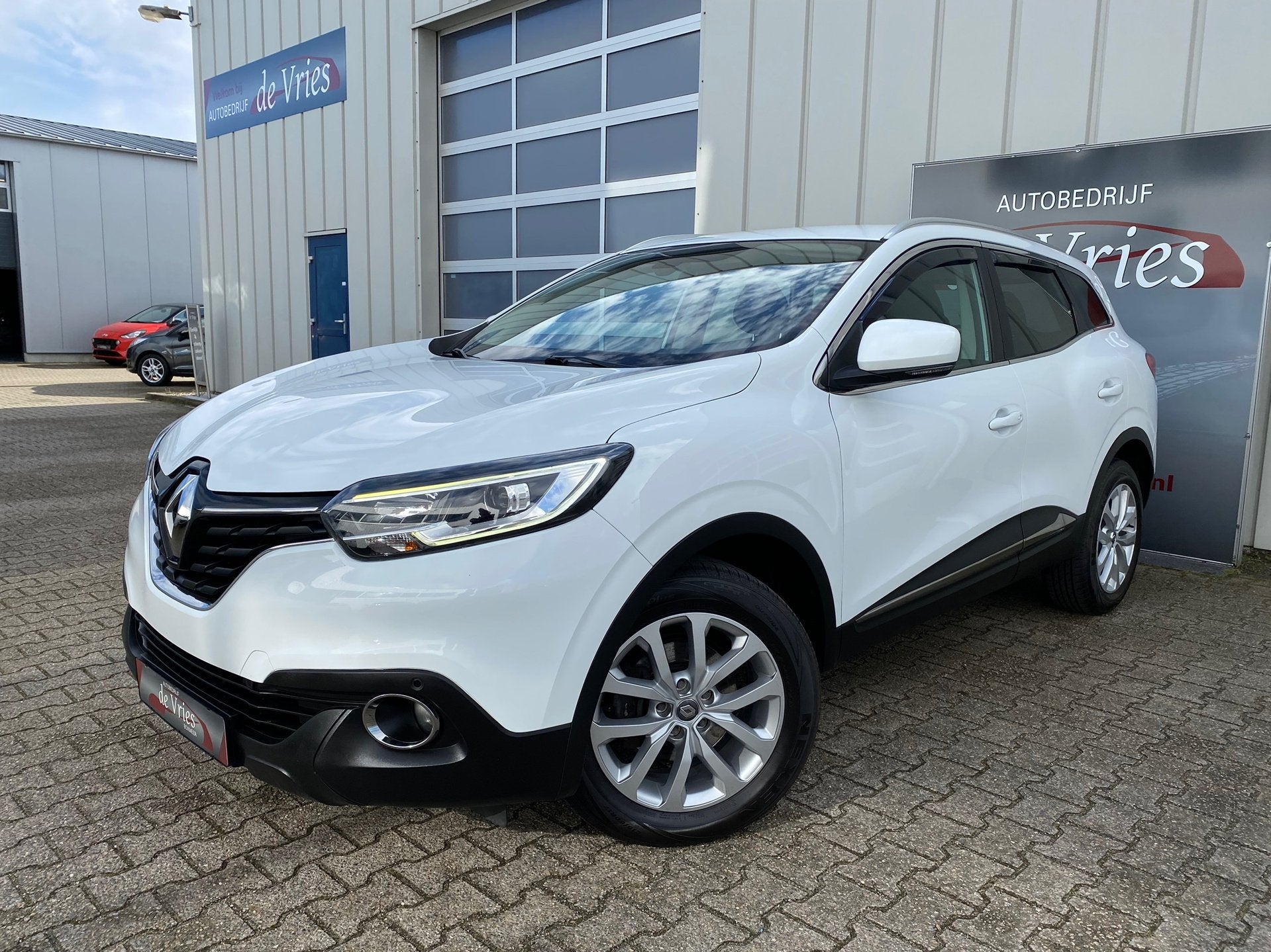 Renault Kadjar 1.2 TCe Zen / Navi / Clima / Cruise / PDC V&A, Voorwielaandrijving, Kadjar, Euro 6, Wit