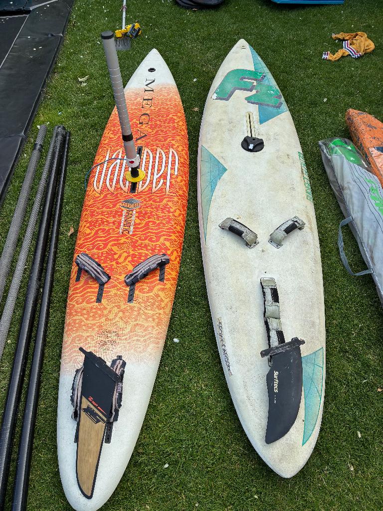 F2 sunset slalom + Fanatic mega Jag + carbon mast + zeilen, Watersport en Boten, Windsurfen, Ophalen, 250 tot 300 cm, Gebruikt