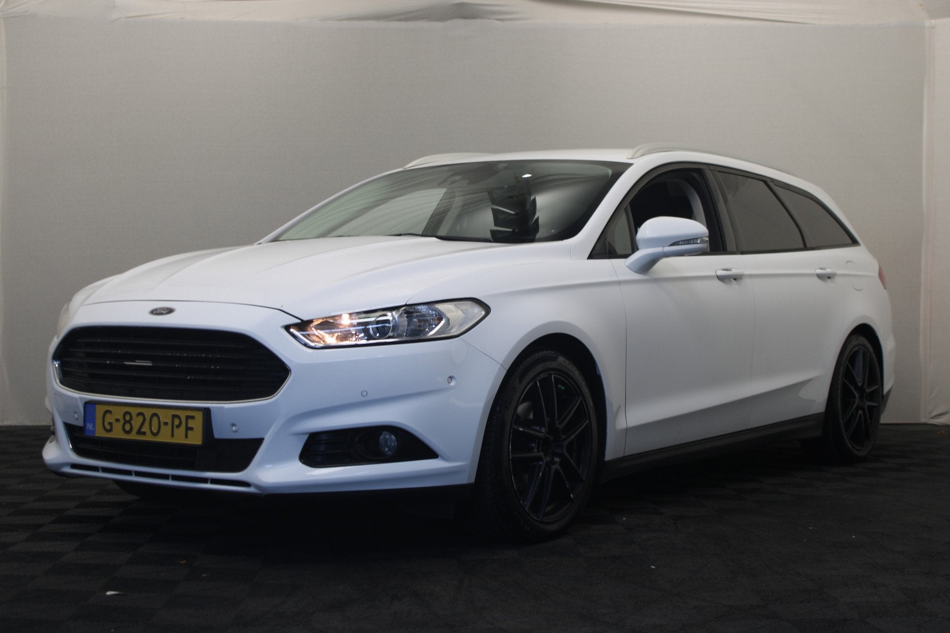 Ford Mondeo Wagon 2.0 TDCi Titanium (bj 2016, automaat), Auto's, Stof, Gebruikt, 4 cilinders, Wit