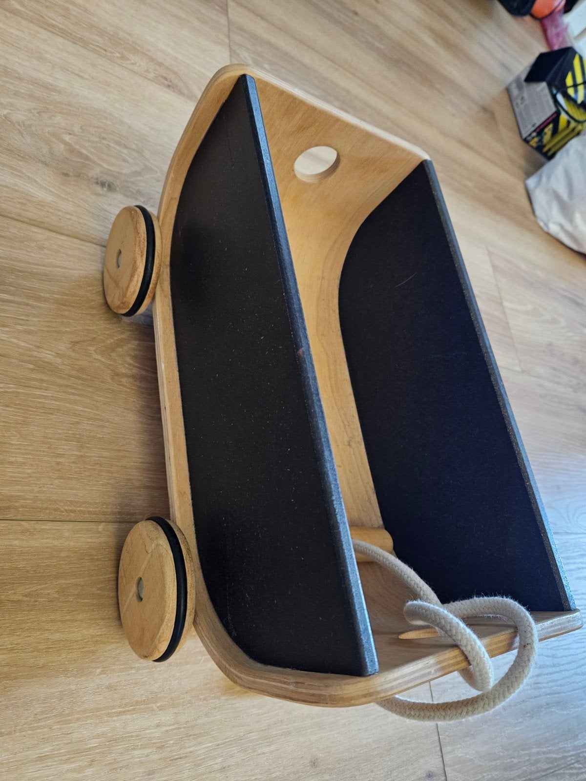 PlanToys houten loopwagen/duwkar, Ophalen of Verzenden, Zo goed als nieuw, Duwvoertuig