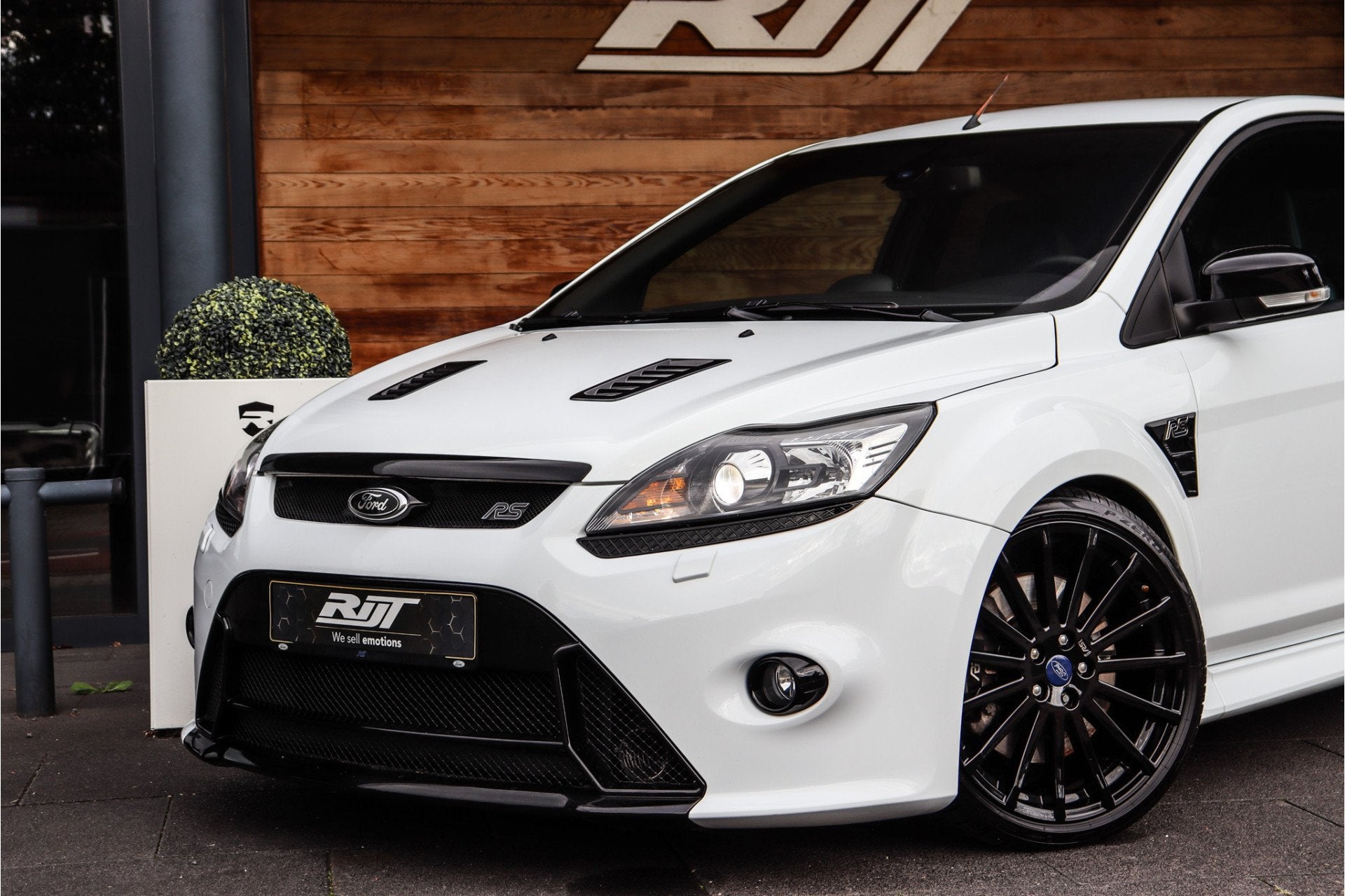 Ford Focus 2.5 RS *collectors item/Milltek/Mountune/Carbon/R, Auto's, Gebruikt, Zwart, Wit, Handgeschakeld