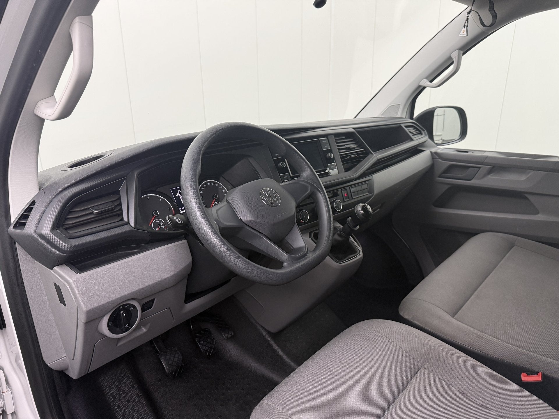 Foto 3 van Volkswagen Transporter 2.0TDI Lang | Airco | 3-Zits | Betimm