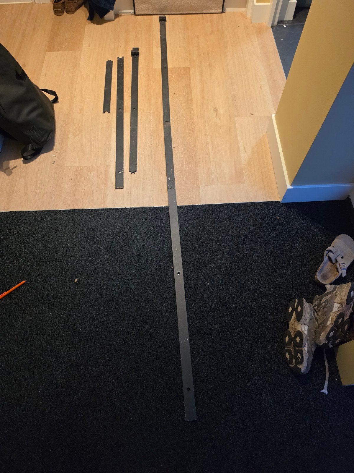 2 zwart metalen rails + schroeven voor Schuifdeur systeem, Ophalen, Gebruikt, 50 tot 100 mm, Overige typen