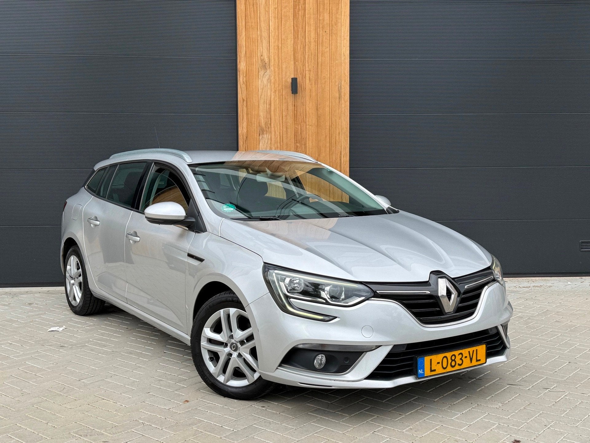 Renault Mégane Estate 1.5 dCi Limited (bj 2018) AUTOMAAT|NA, Auto's, Stof, Gebruikt, 4 cilinders, Diesel