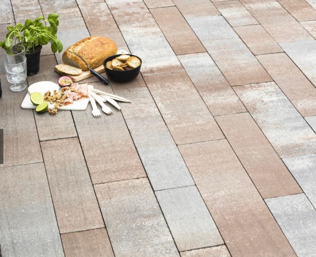 Geo piazza lineair wildverband bruin/grijs tegels, Ophalen, Gebruikt, 10 m² of meer, Beton