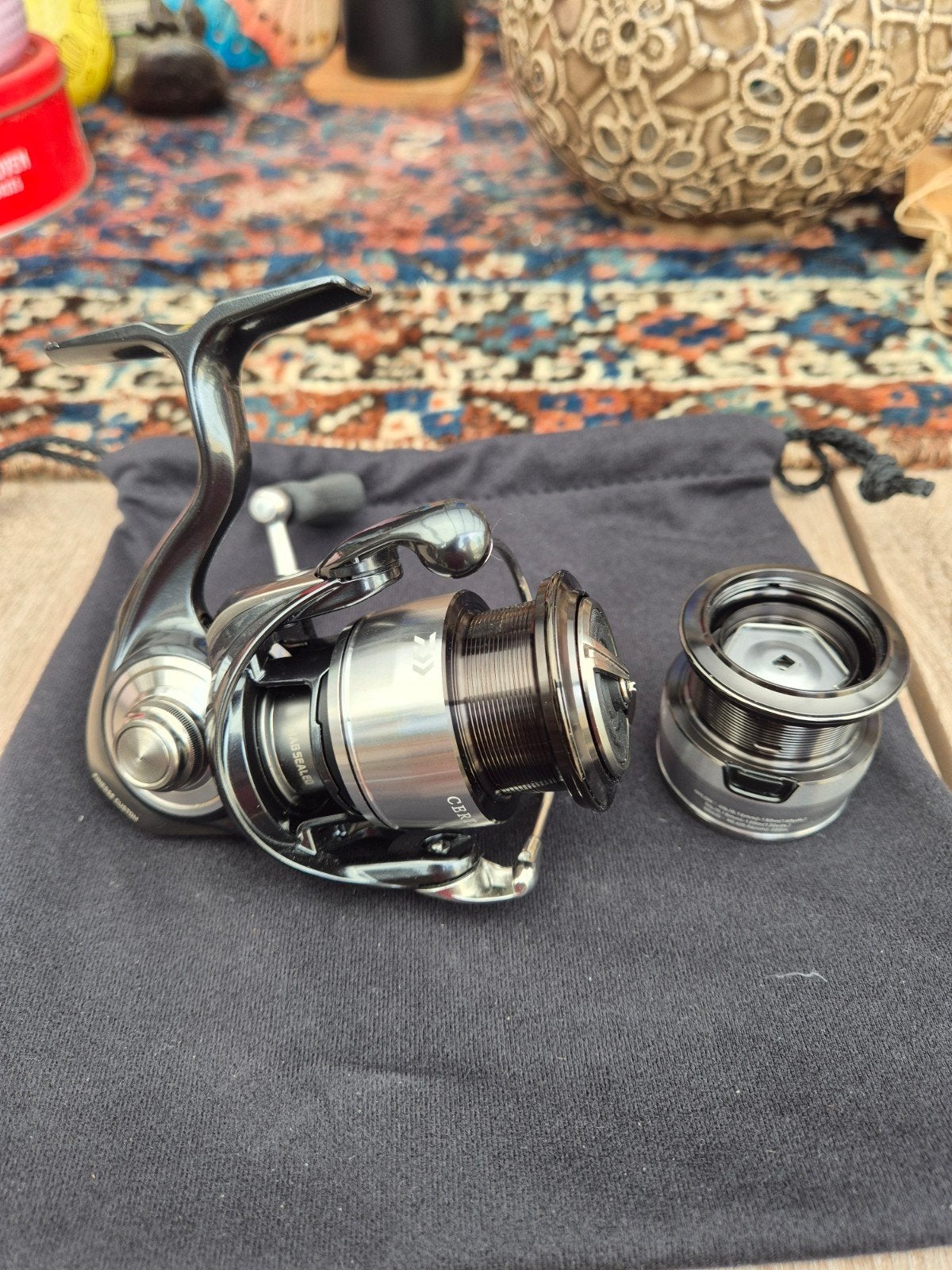 Daiwa Certate FCLT 2000-P met reservespoel, Ophalen of Verzenden, Zo goed als nieuw, Molen