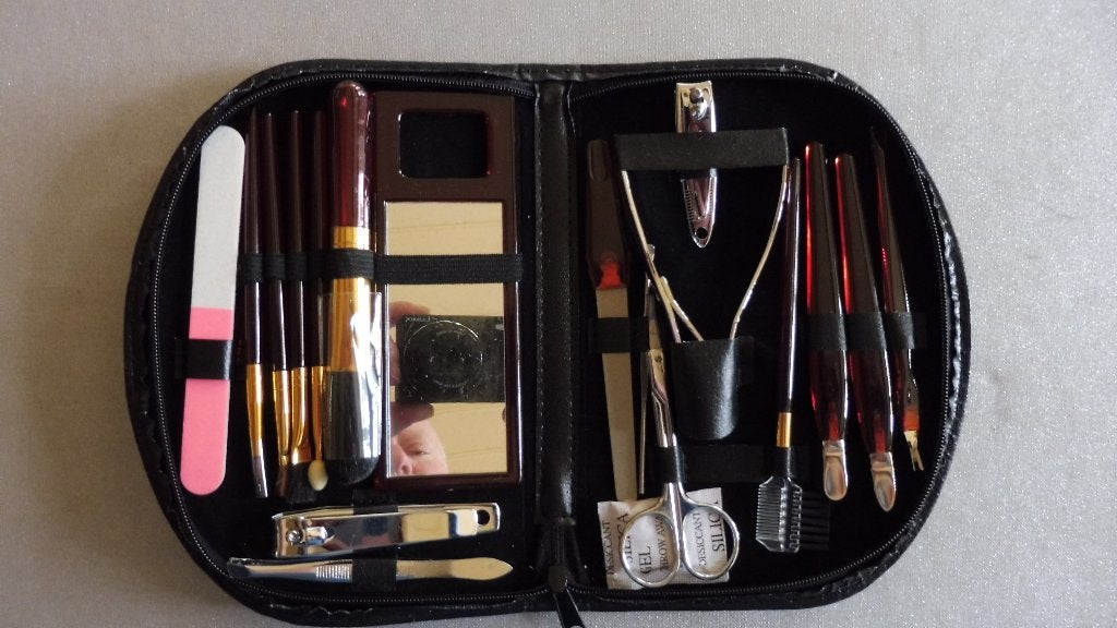 Manicure- en make-upset met 18 items in etui, Ophalen, Nieuw, Overige typen