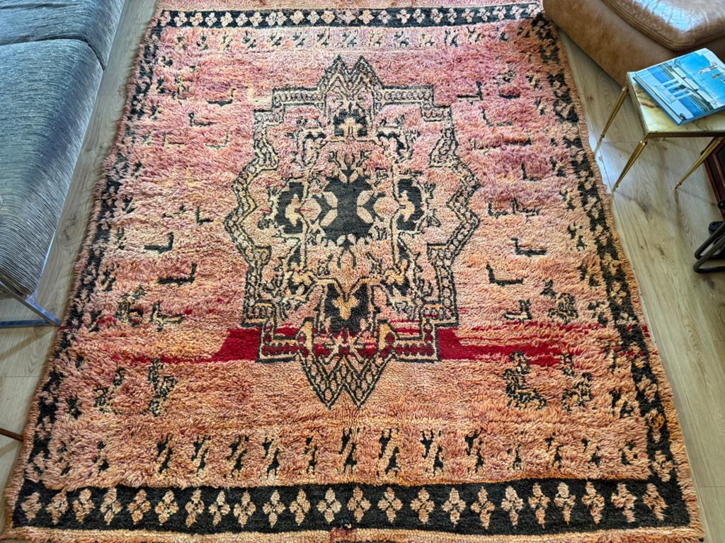Vintage Marokkaans Berbertapijt 275 x 210 – Zalmroze Wol, Info@bababoho.com, 200 cm of meer, Zo goed als nieuw, 200 cm of meer