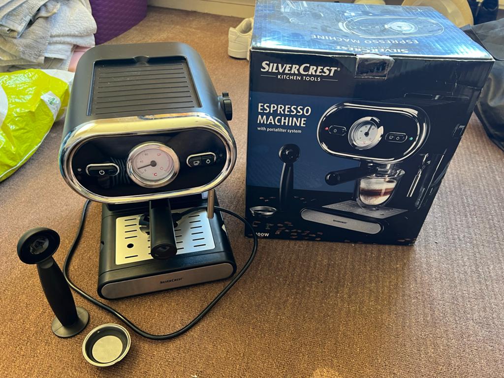 SilverCrest Espressomachine met portafiltersysteem, Witgoed en Apparatuur, Koffiezetapparaten, Stoompijpje, Espresso apparaat