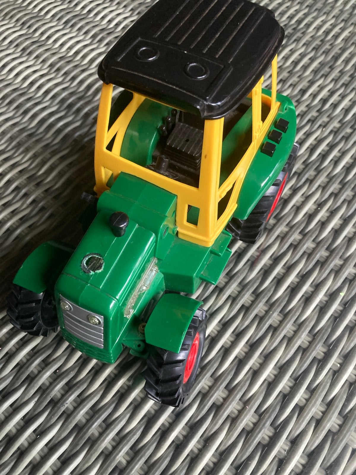 Groene speelgoedtractor met gele cabine, Ophalen of Verzenden, Gebruikt