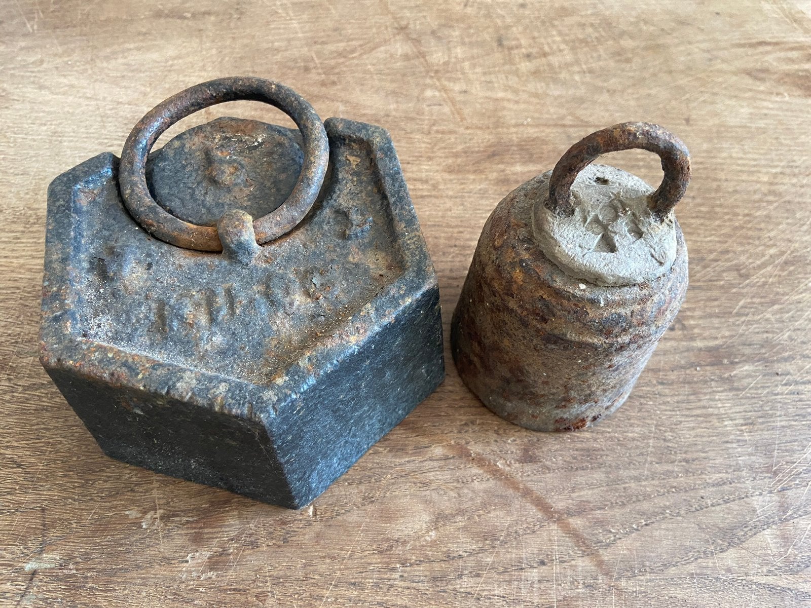 Antiek curiosa 2 zware ijzeren gewichten contragewichten, Antiek en Kunst, Ophalen of Verzenden