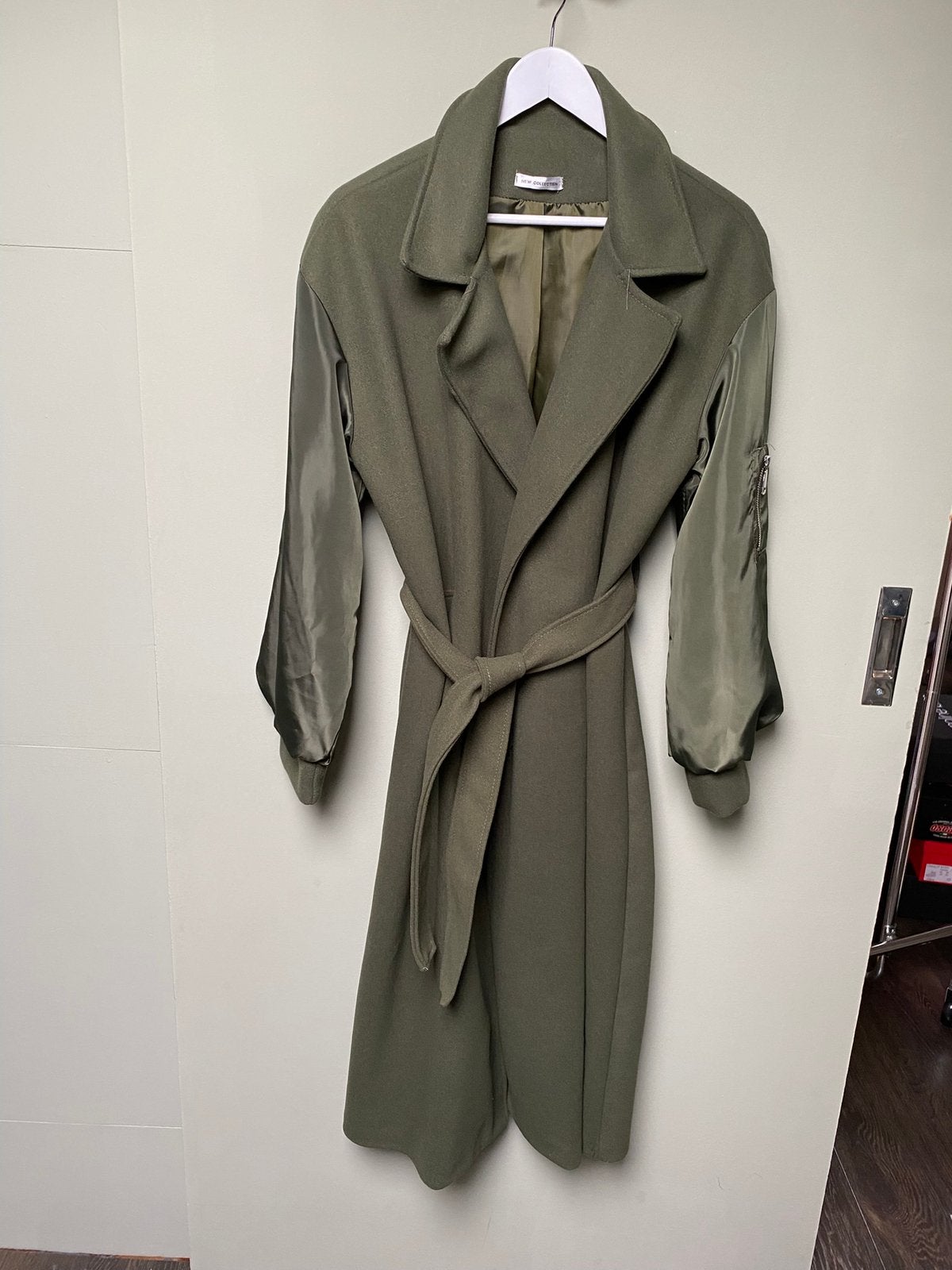 Trenchcoat met bomber mouwen ( 38 /40), Ophalen of Verzenden, Zo goed als nieuw, Maat 38/40 (M), Zwart