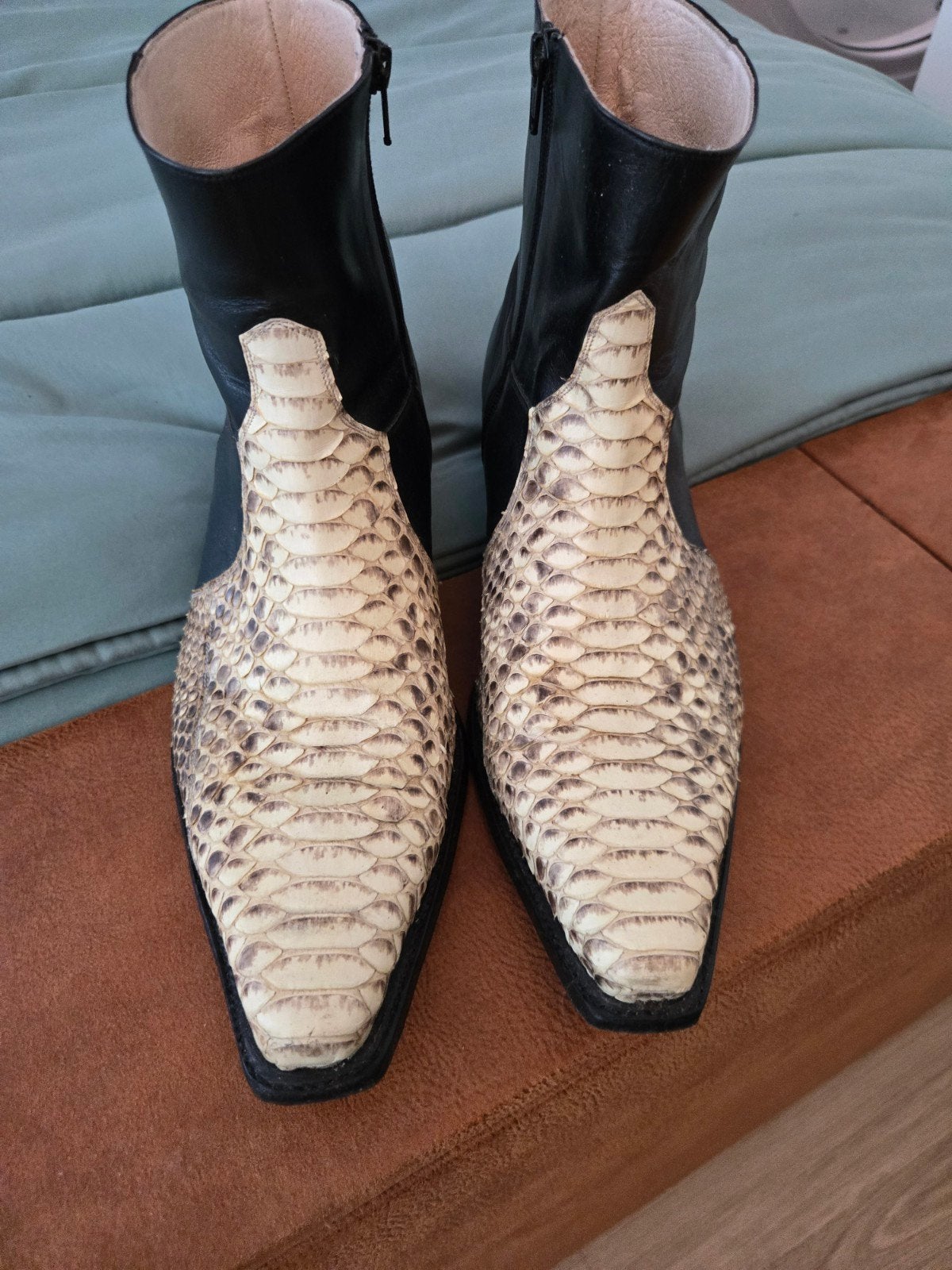 Sendra Boots - Zwarte leren laarzen met slangenprint maat 45, Sendra, Zwart, Boots, Ophalen of Verzenden