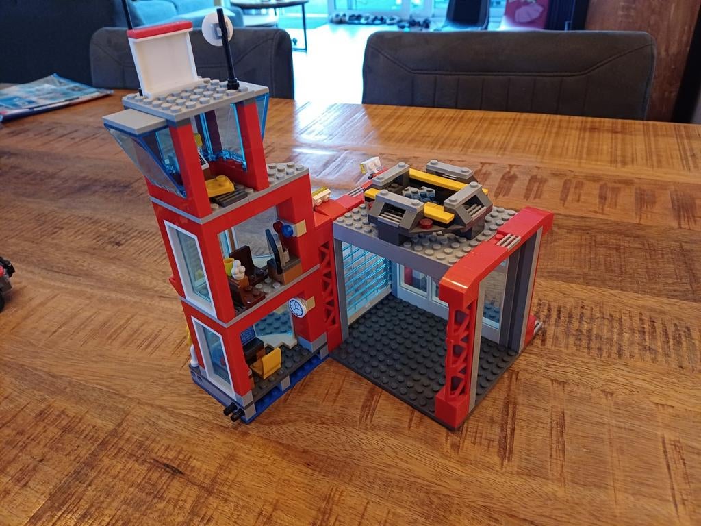 Lego City - Brandweerkazerne - 60215, Ophalen, Gebruikt, Complete set