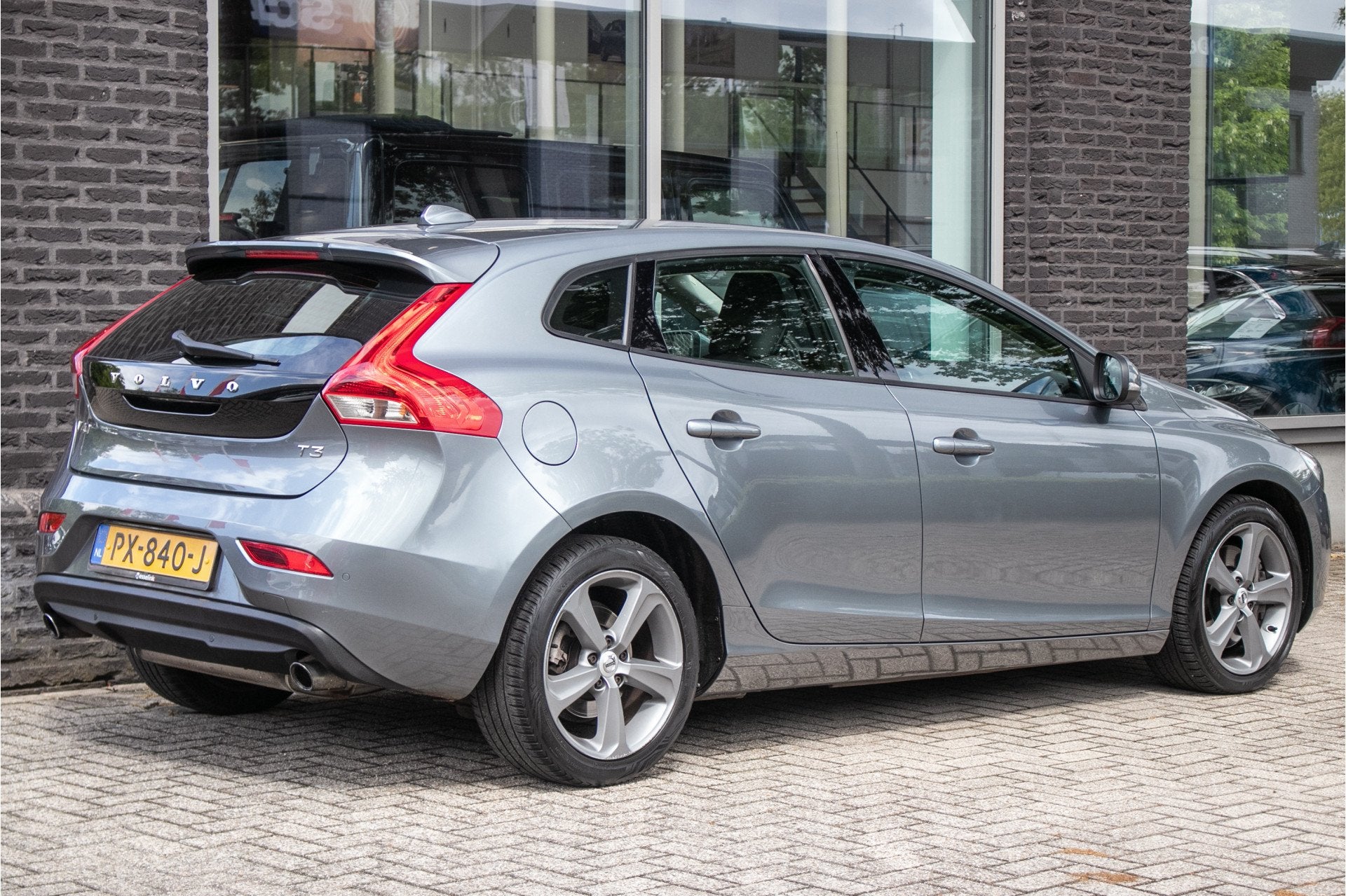 Volvo V40 1.5 T3 Nordic+ | All season banden (bj 2017), 12 maanden, Euro 6, 4 cilinders, Origineel Nederlands