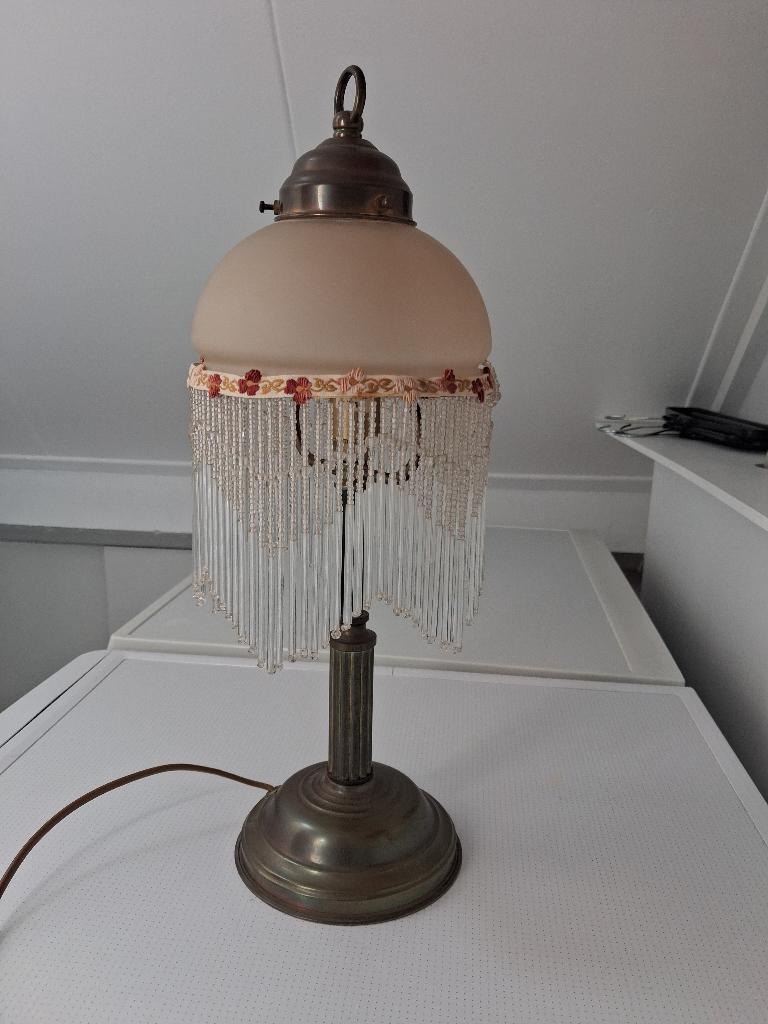 Charmante Art Deco tafellamp met elegante details, Ophalen of Verzenden