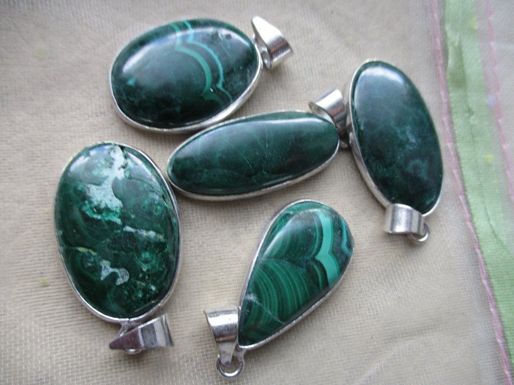 partij malachiet natuursteen hangers, Overige voorstellingen, Nieuw, Ophalen of Verzenden, Steen of Mineraal