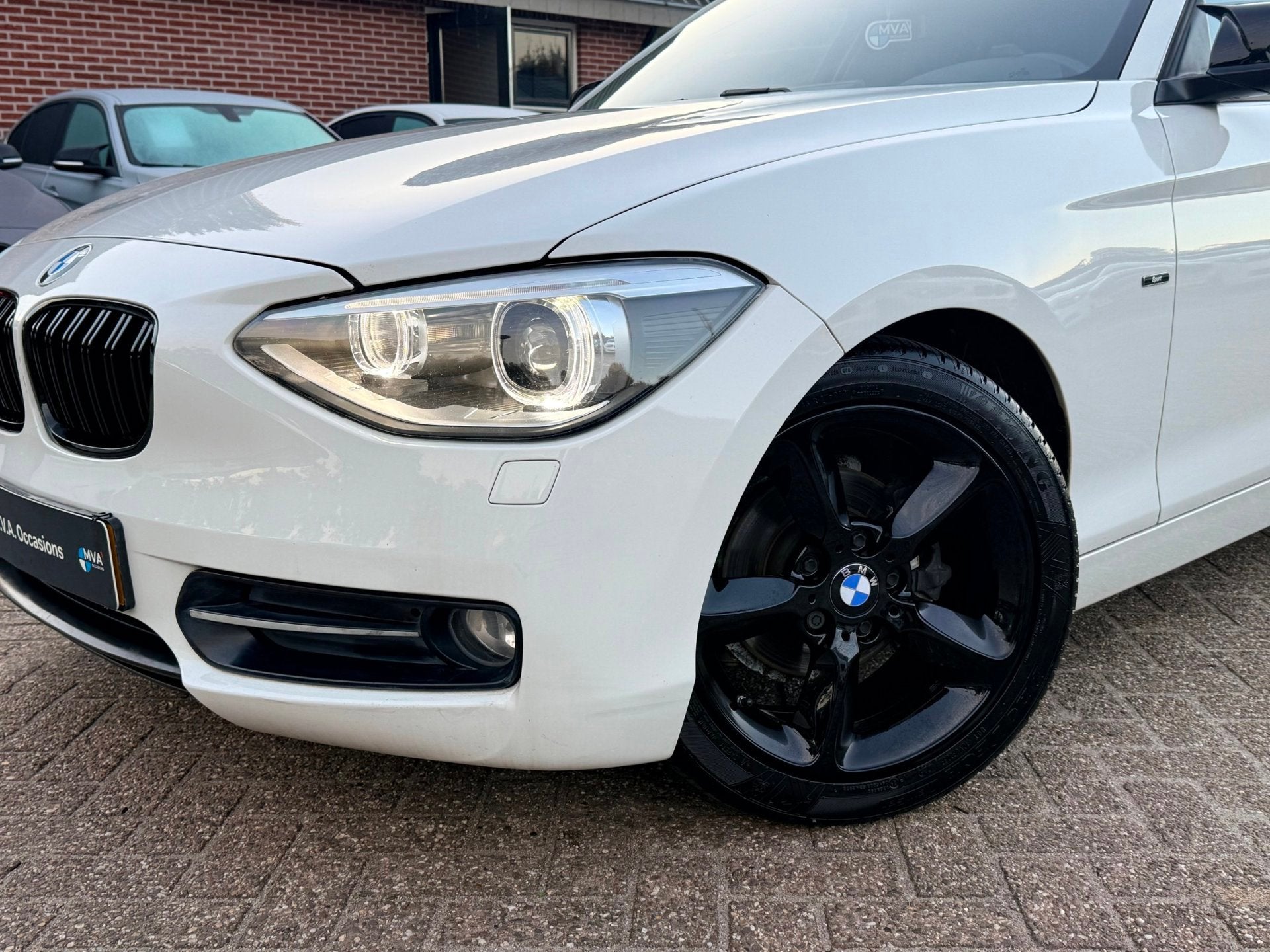 Foto 3 van BMW 1-serie 116i High Executive Sport|Nieuwe Ketting + Kleps