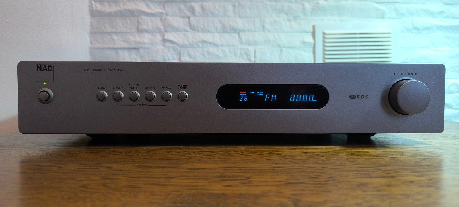 NAD C 422 Stereo Tuner - Analog Radio, Ophalen of Verzenden, Zo goed als nieuw, Analoog