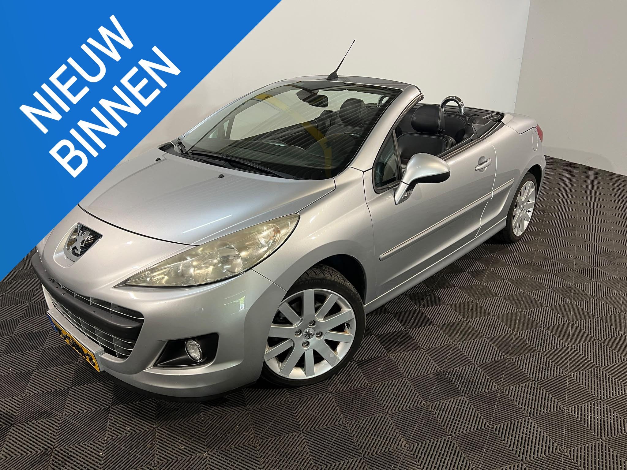 Peugeot 207 CC 1.6 VTi Griffe, Auto's, Voorwielaandrijving, Euro 5, 15 km/l, Gebruikt