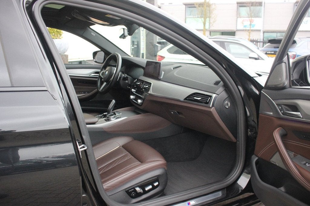 BMW 5-serie Touring 540i xDrive High Executive M Sport | Ful, Automaat, Gebruikt, Euro 6, 2000 kg
