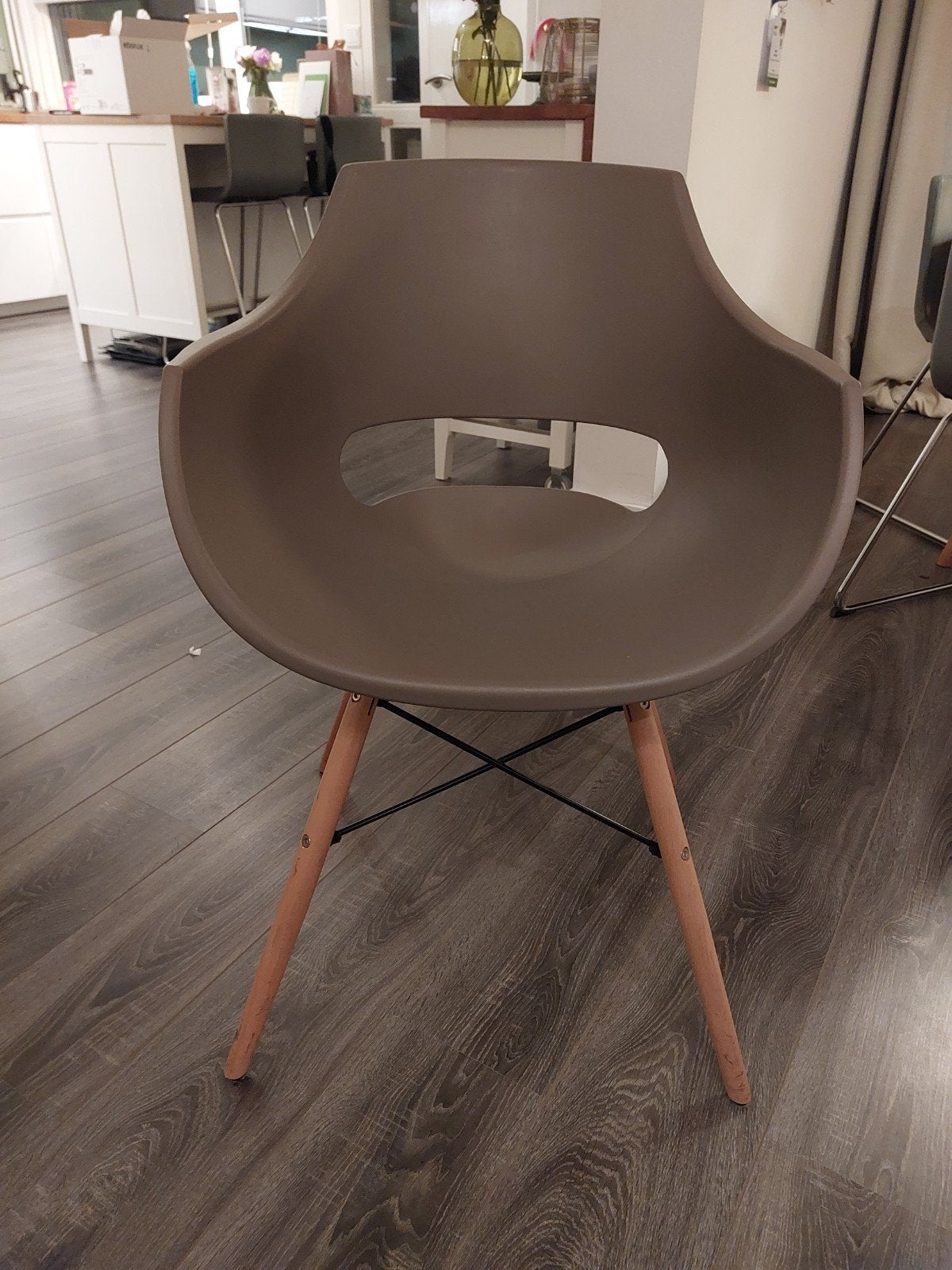 Eetkamerstoelen, model kuip. Taupe, Ophalen, Kunststof, Overige kleuren, Zo goed als nieuw