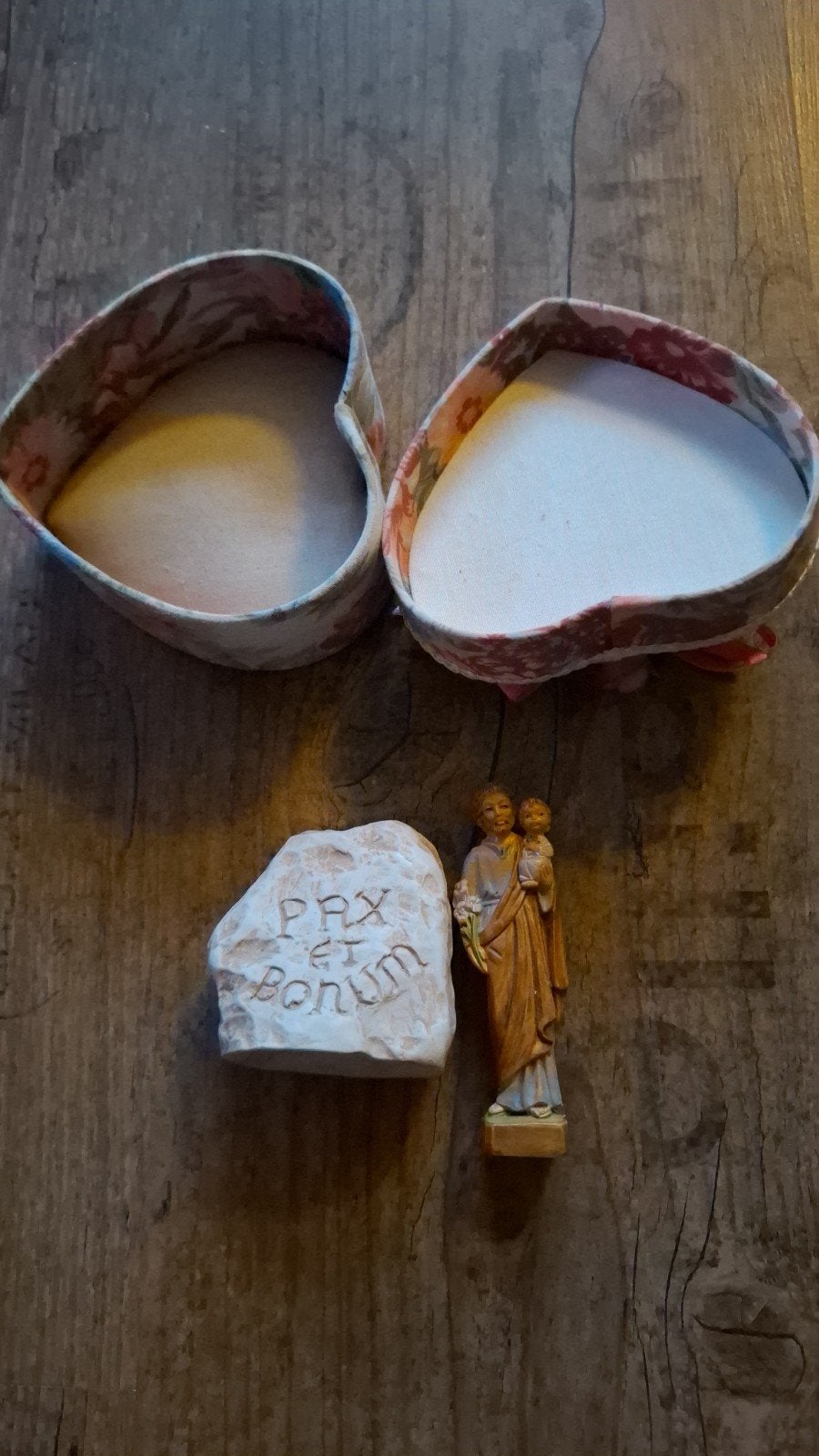 Heilig beeldje Jozef met kind en 'Pax et Bonum' steen, Ophalen of Verzenden