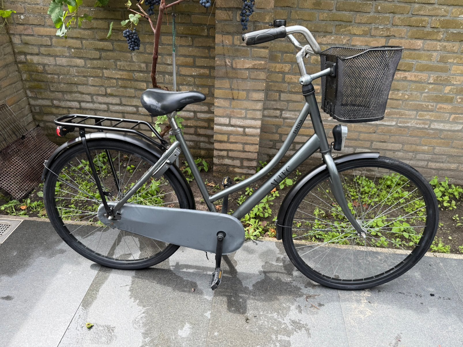 Dames fiets ALTEC 28 inch, 53 tot 56 cm, Ophalen, Zo goed als nieuw