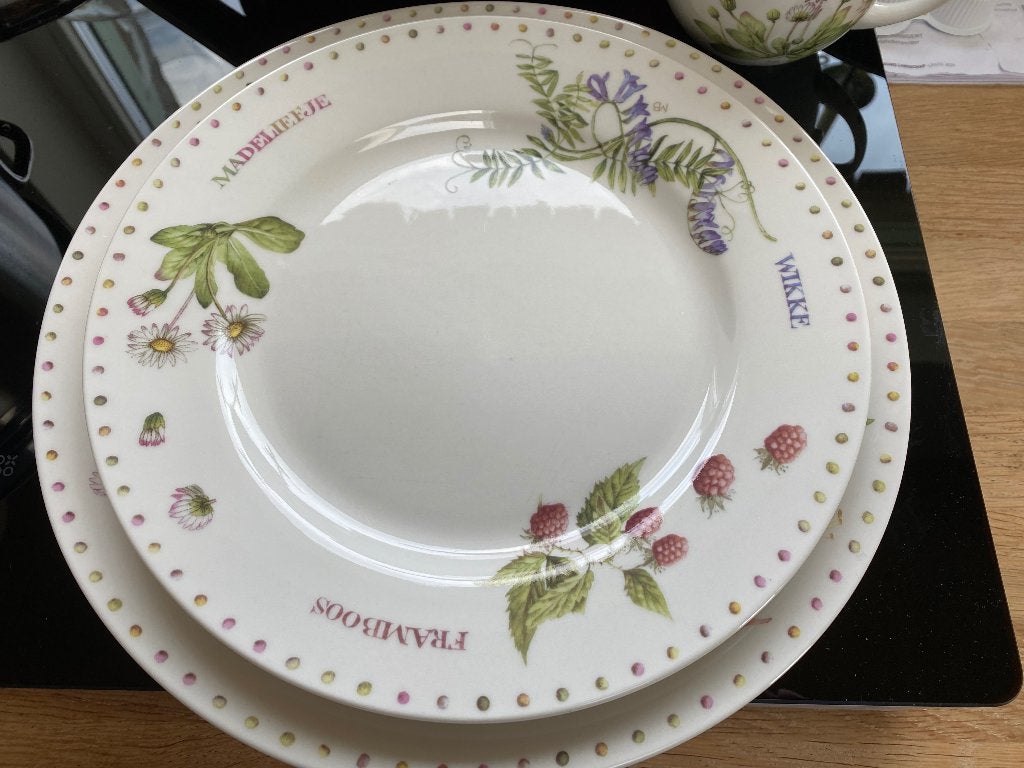 Servies Marjolein Bastin, Ophalen, Zo goed als nieuw