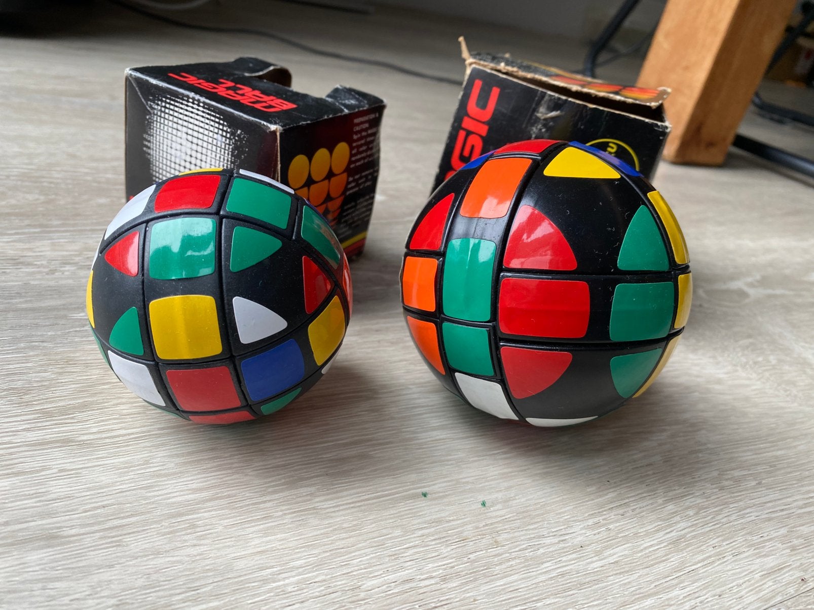 2 x Magic Bal. (Grote en kleinere), Ophalen of Verzenden, Minder dan 500 stukjes, Gebruikt, Rubik's of 3D-puzzel