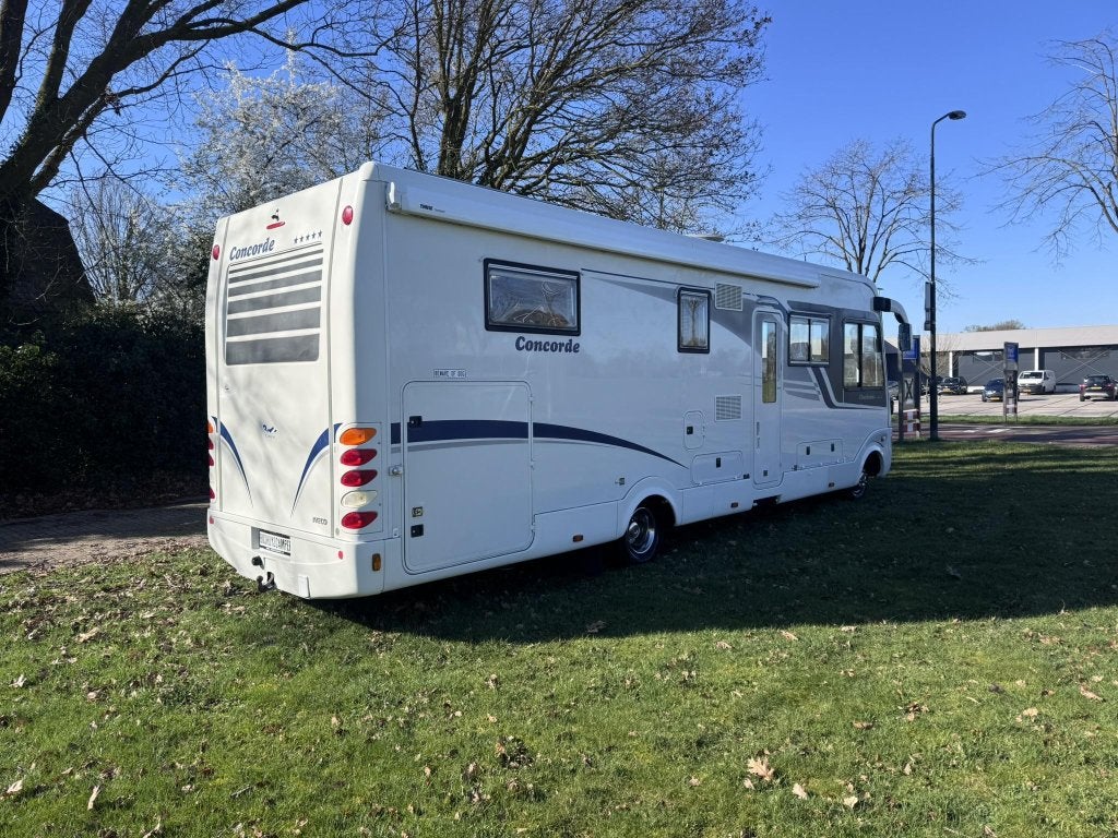 Concorde Charisma 890 M camper met Queensbed ,automaat, Concorde, Buitenlamp, Bedrijf, Diesel