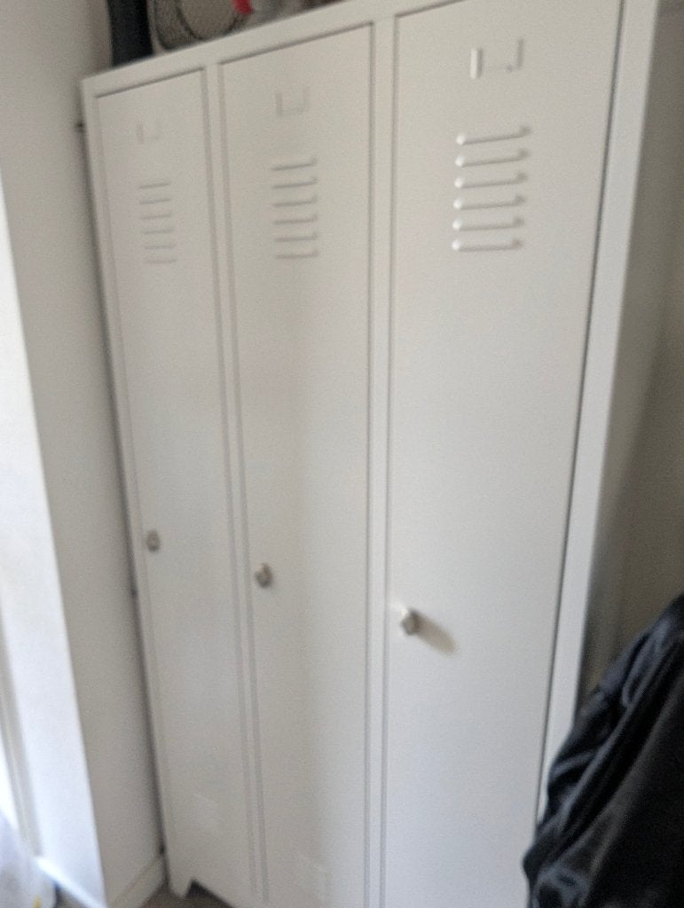 Ijzeren Locker kast lichtgrijs, Ophalen, Gebruikt